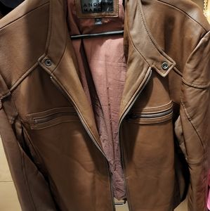 Andrew Marc XL leather jacket, only wore a couple times, new no damage at all.